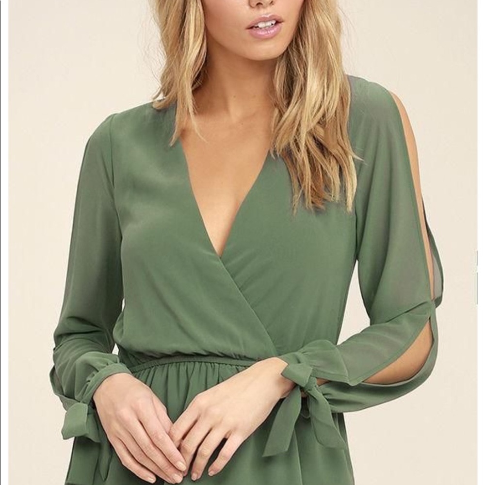 Lulu's green long sleeve top